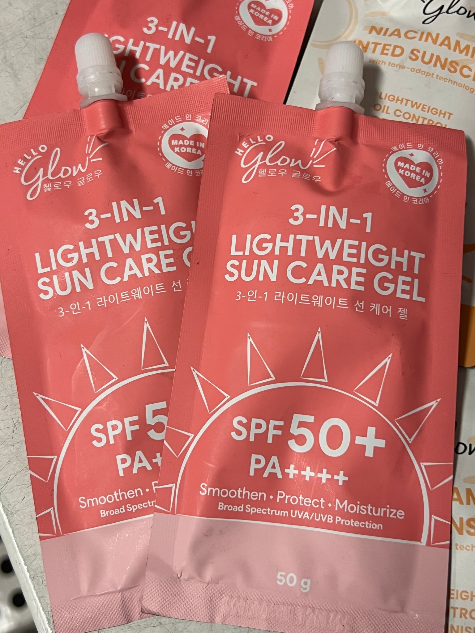 Hello Glow Lightweight Sun Care Gel SPF 50++