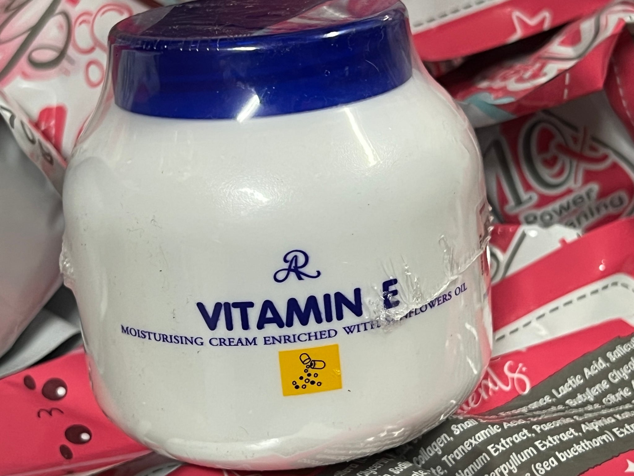 AR Vitamin E Whitening Moisturizing Cream enriched with Sunflower Oil